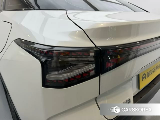 Toyota bZ3 id 4211483 из Китая 16