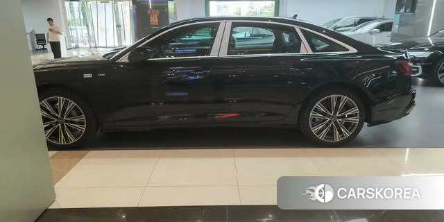 Audi A6L 2025 Черный из Китая, фото 6