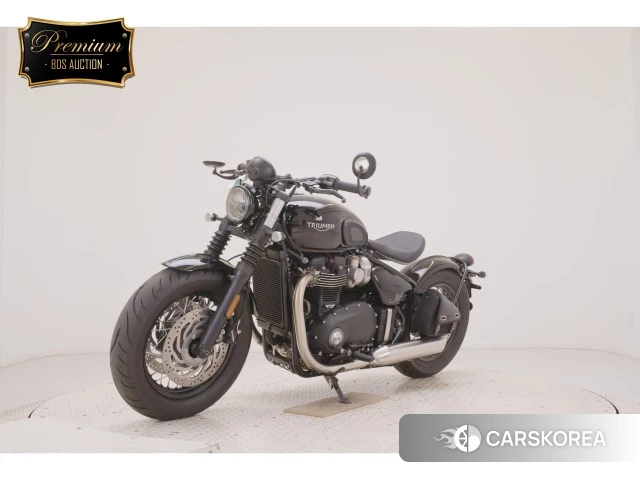 Triumph BONNEVILLE BOBBER 2024 из Японии, фото 4