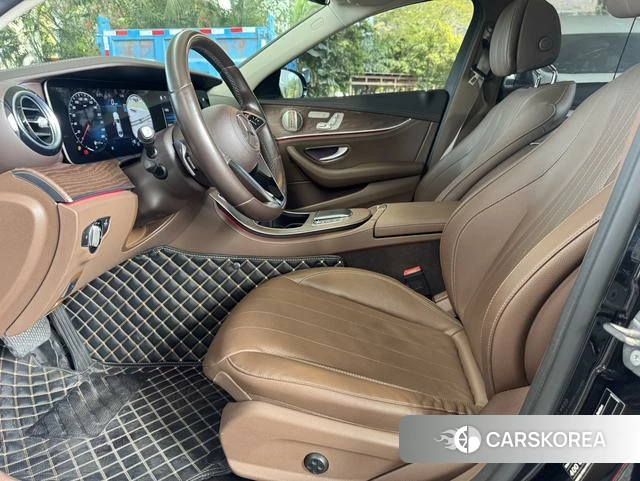 Mercedes-Benz E-class id 4300740 из Китая 14