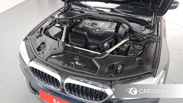 BMW 5 Series (G30) id 3692880 из Кореи 16