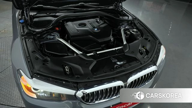 BMW 5 Series (G30) id 3873714 из Кореи 16