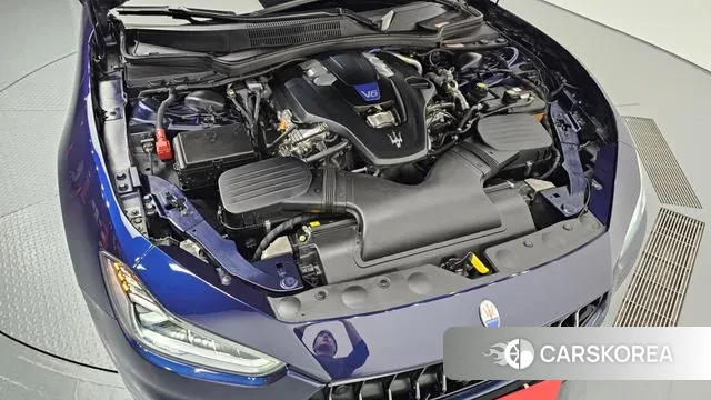 Maserati Ghibli id 3324923 из Кореи 16