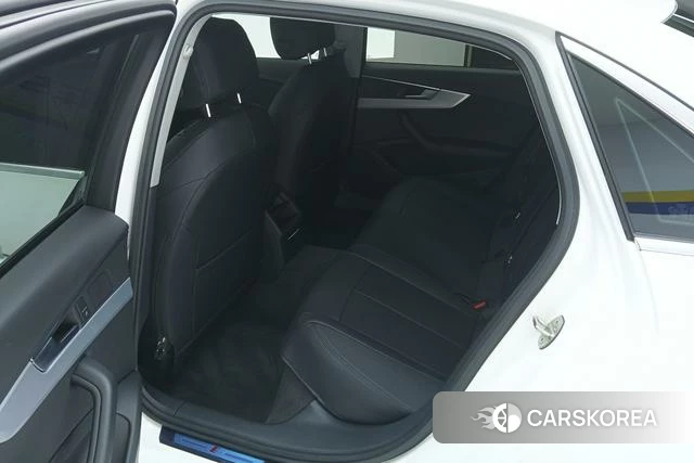Audi A4L id 4213288 из Китая 13