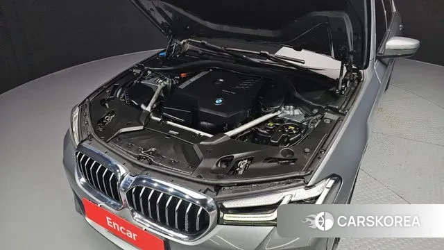 BMW 5 Series (G30) id 3389149 из Кореи 16