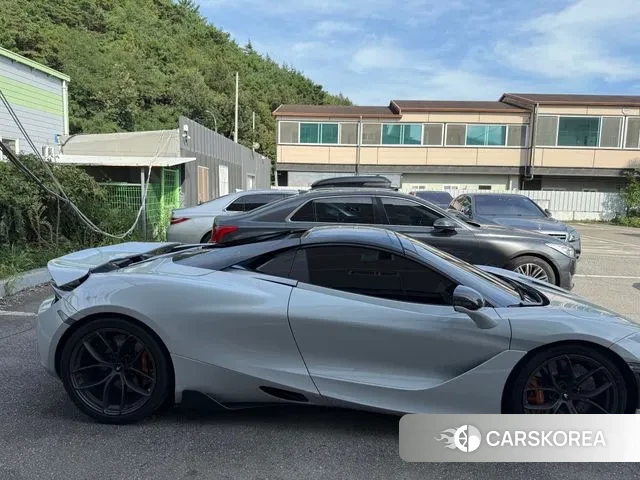 McLaren 720S id 3106202 из Кореи 9