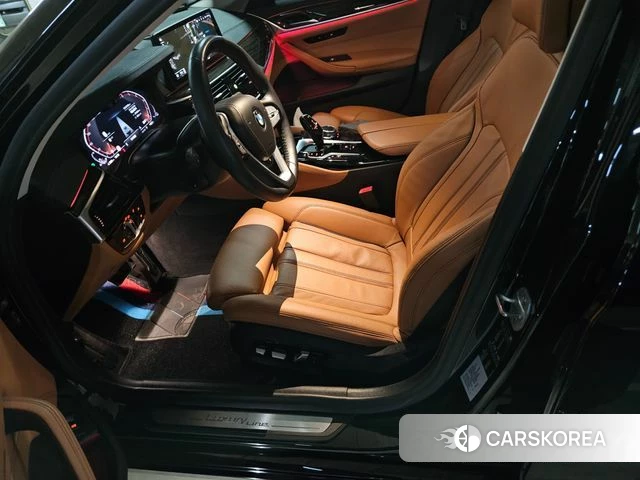 BMW 5 Series (G30) id 3819489 из Кореи 11