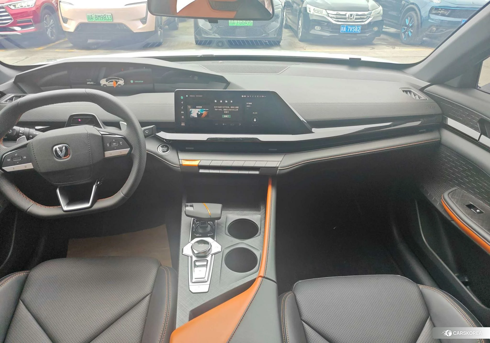 Chang'an UNI-V 2022 Белый из Китая, фото 6