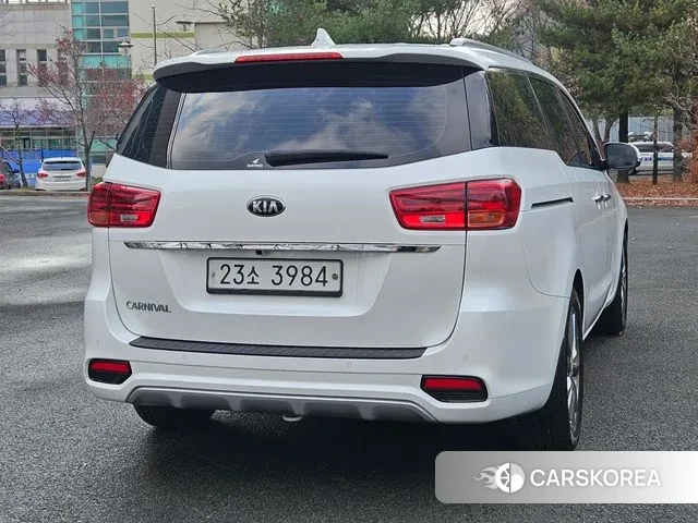 Kia The New Carnival id 3469606 из Кореи 16