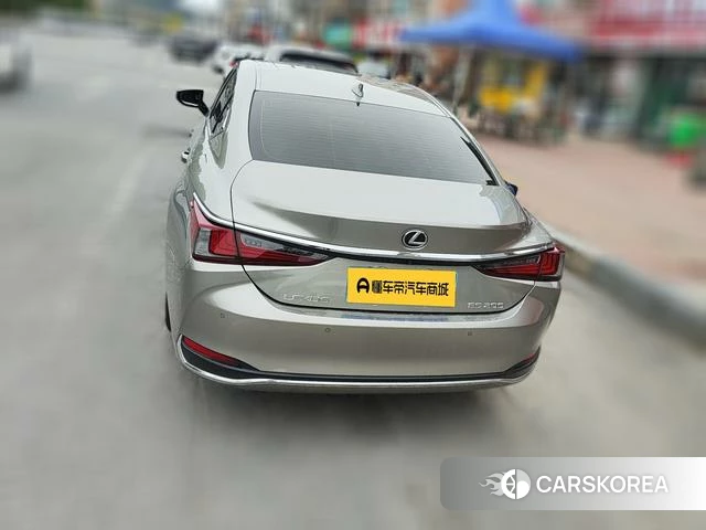 Lexus ES 2024 Шампань из Китая, фото 6