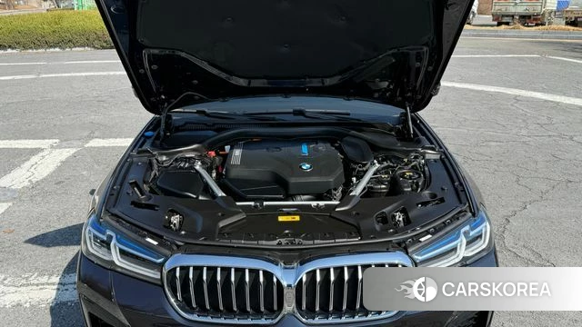 BMW 5 Series (G30) id 3832399 из Кореи 16