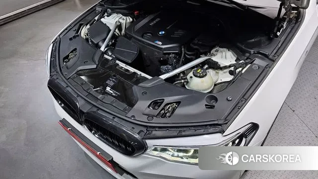 BMW 5 Series (G30) id 3737351 из Кореи 16