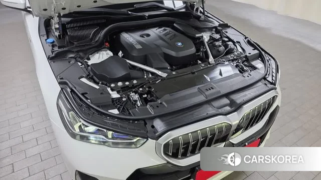 BMW 5 Series (G60) id 3554746 из Кореи 16