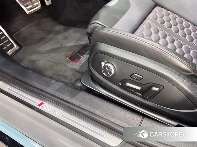 Audi RS 4 id 4261293 из Китая 18