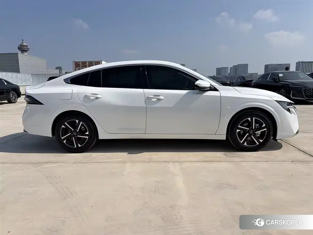 Nissan Sylphy id 4589159 из Китая 15