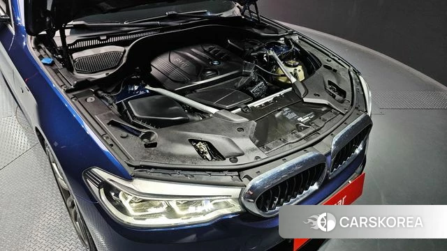 BMW 5 Series (G30) id 3943059 из Кореи 16