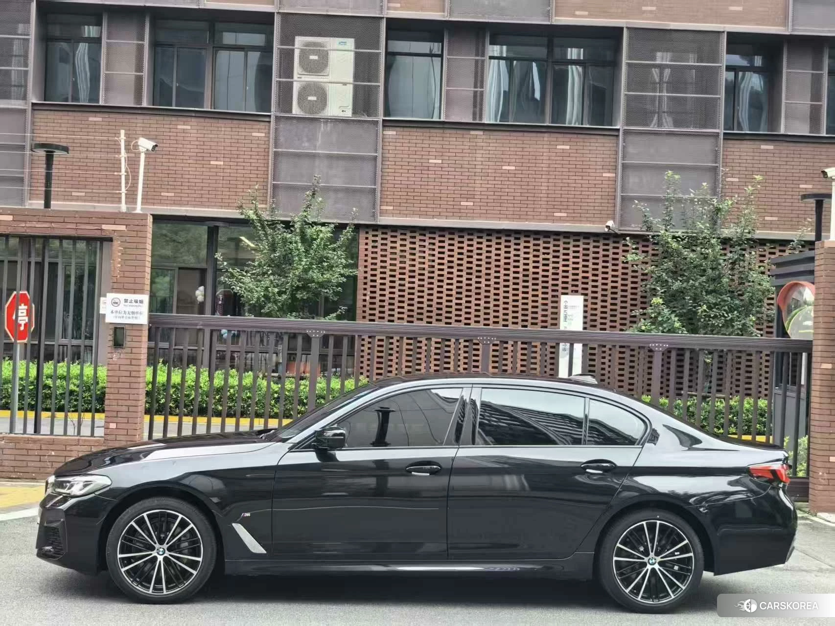 BMW 5 series 2021 Черный из Китая, фото 6