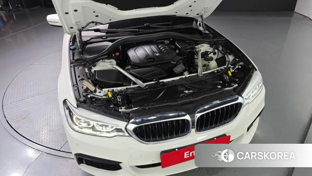 BMW 5 Series (G30) id 4019978 из Кореи 16