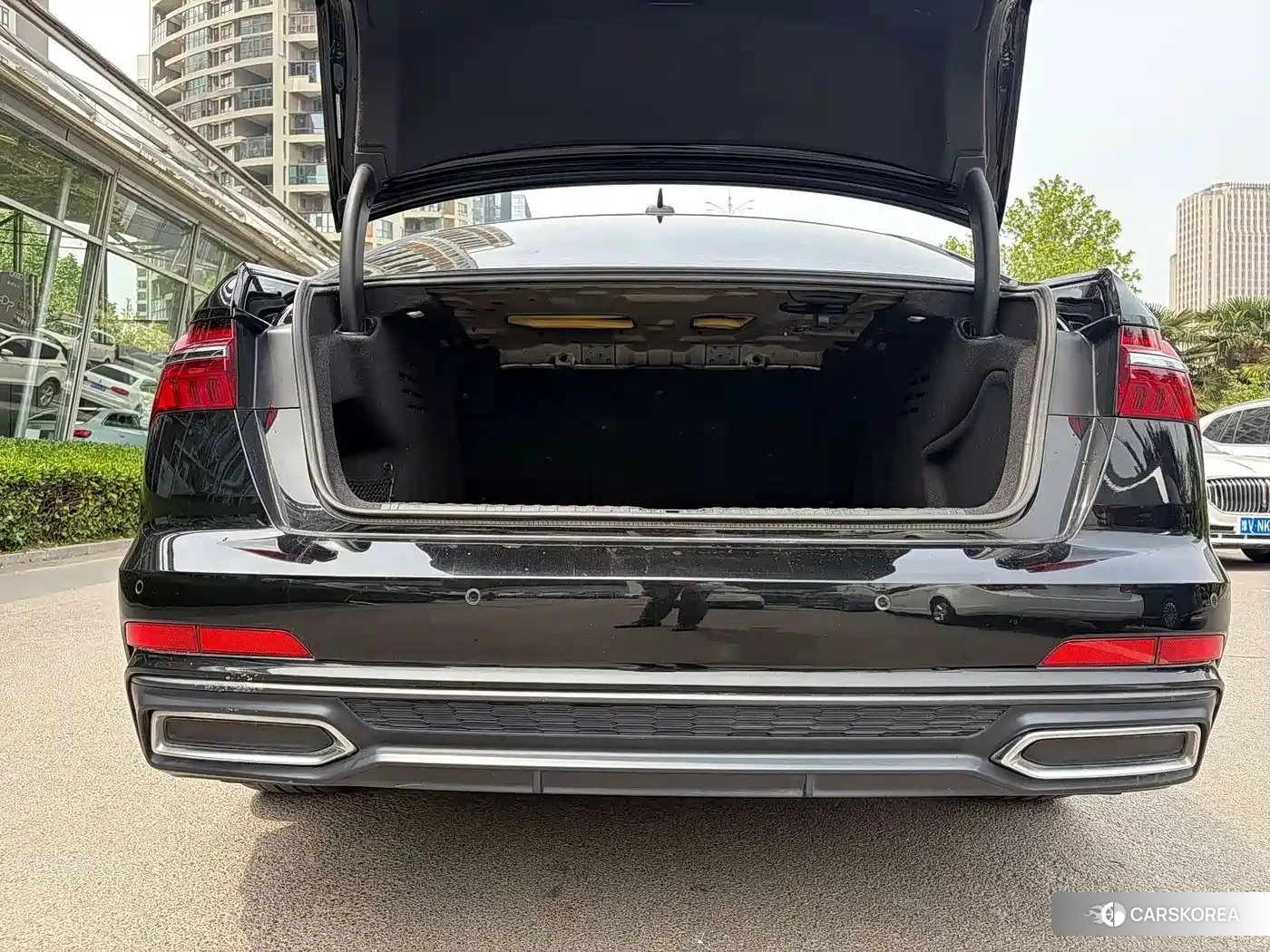 Audi A6L id 4685914 из Китая 8