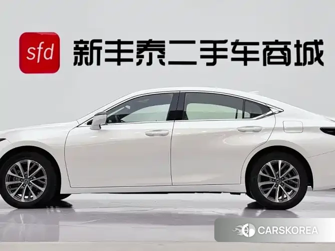 Lexus ES id 4629052 из Китая 27