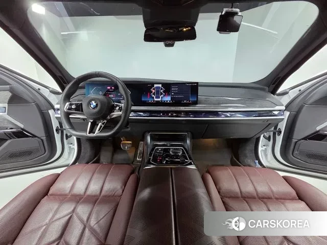 BMW 7 Series (G70) id 3327506 из Кореи 16