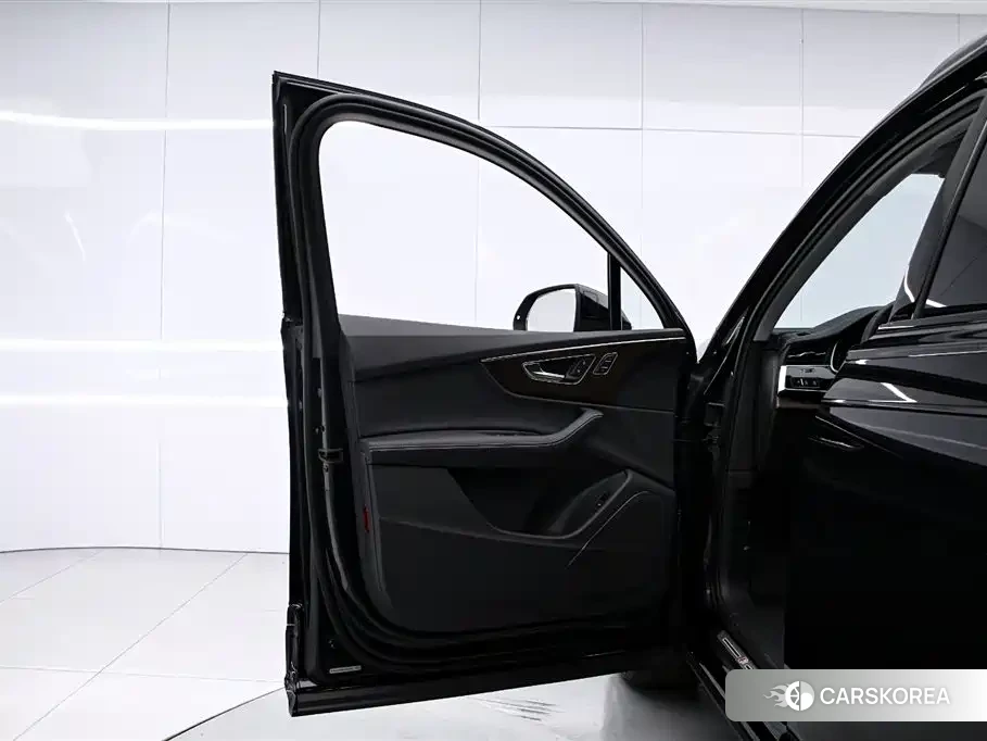 Audi Q7 id 4617119 из Китая 13