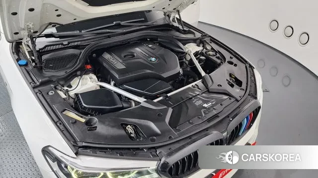 BMW 5 Series (G30) id 3789414 из Кореи 16