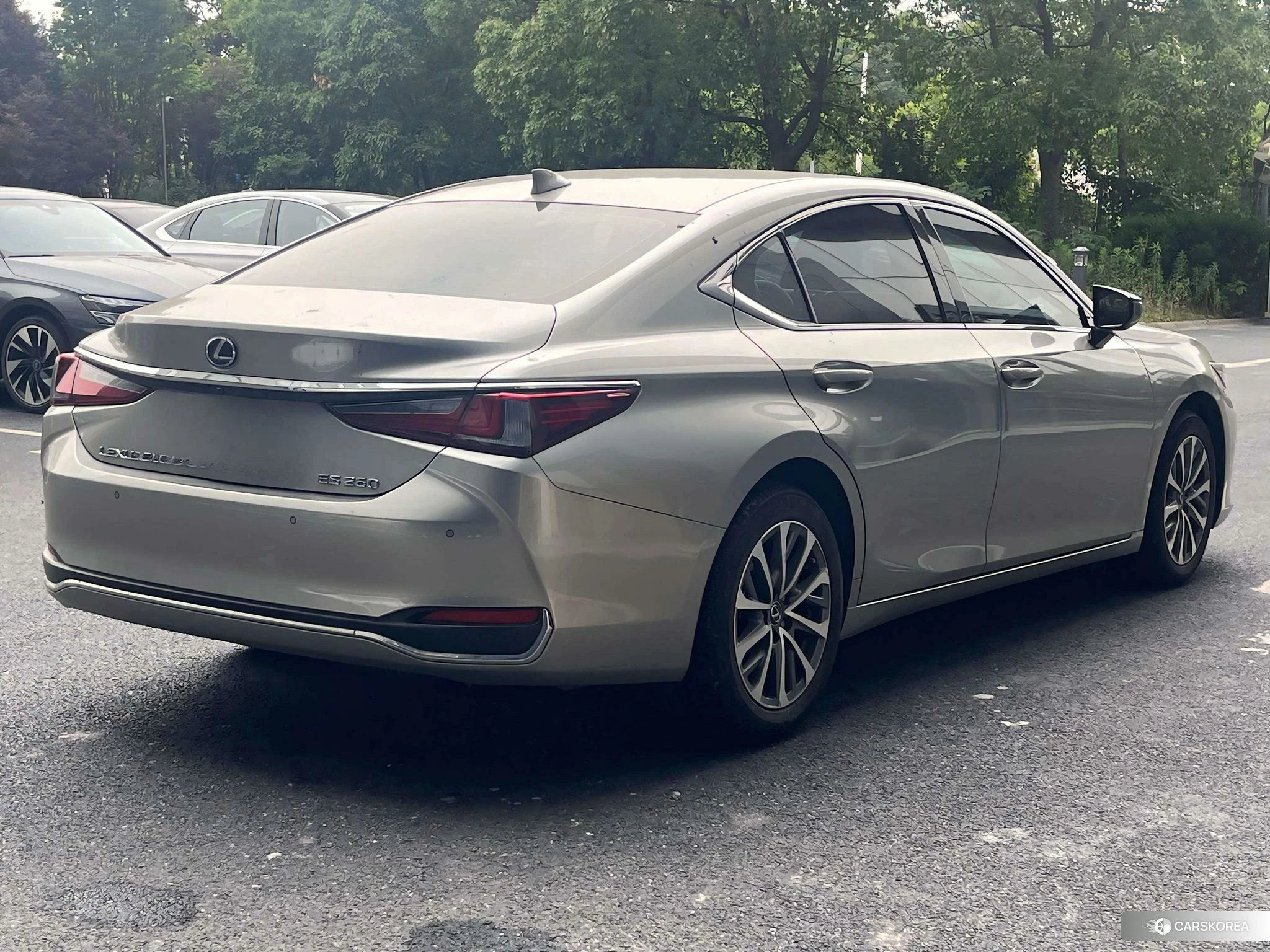 Lexus ES id 4419448 из Китая 11