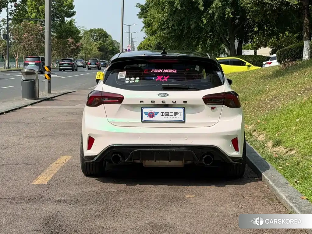 Ford Focus id 4599588 из Китая 10