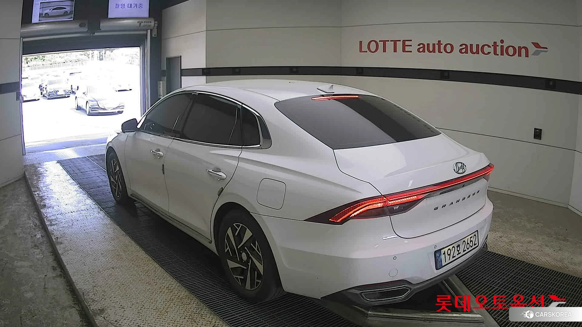 Hyundai Grandeur Hybrid id 4289317 из Кореи 32