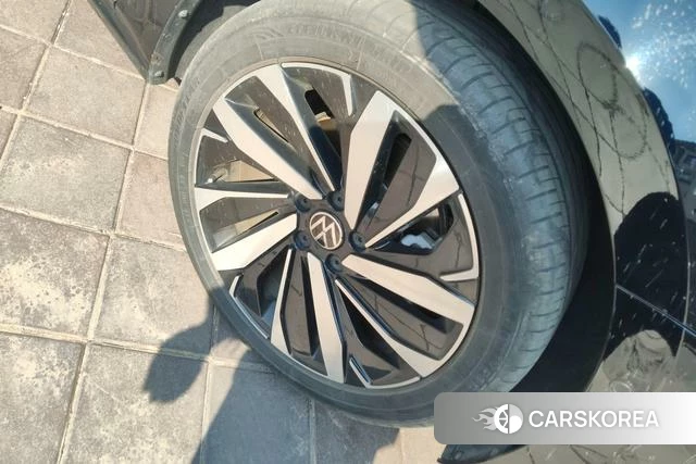 Volkswagen Passat id 4272304 из Китая 13