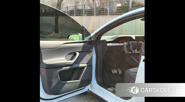 Tesla Model X id 3763920 из Кореи 16