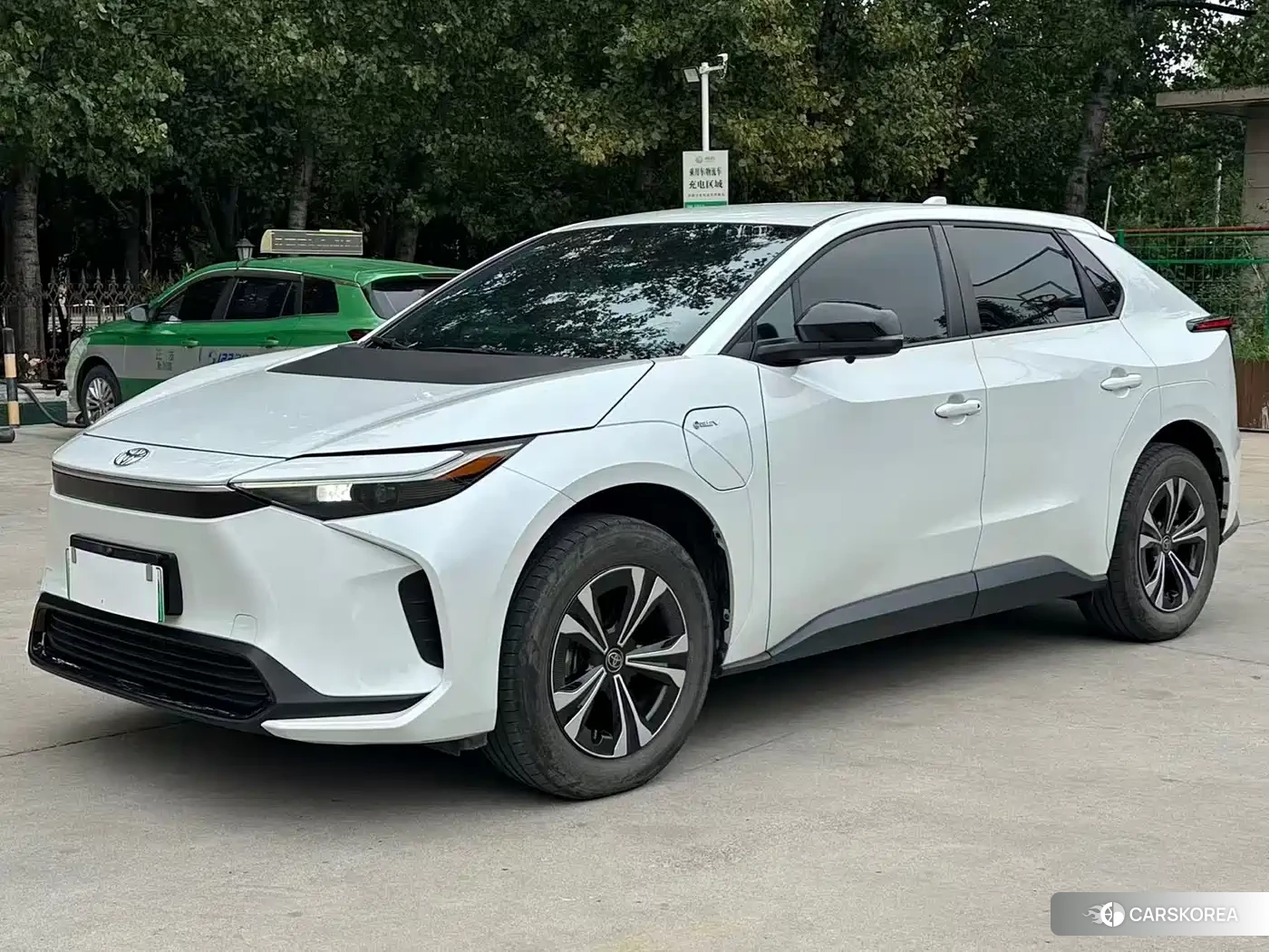 Toyota bZ4X id 4680613 из Китая 15
