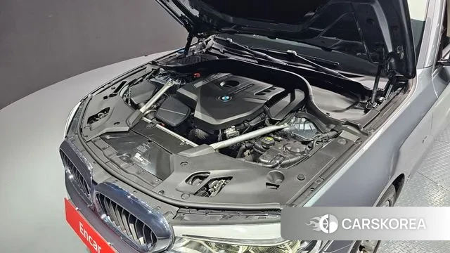 BMW 5 Series (G30) id 3176683 из Кореи 16