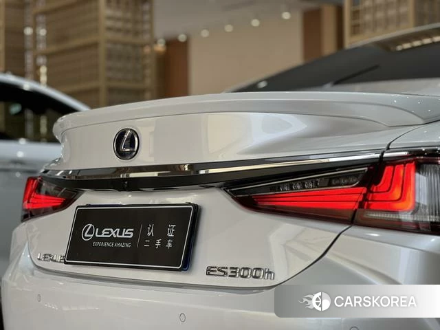 Lexus ES id 4254685 из Китая 15