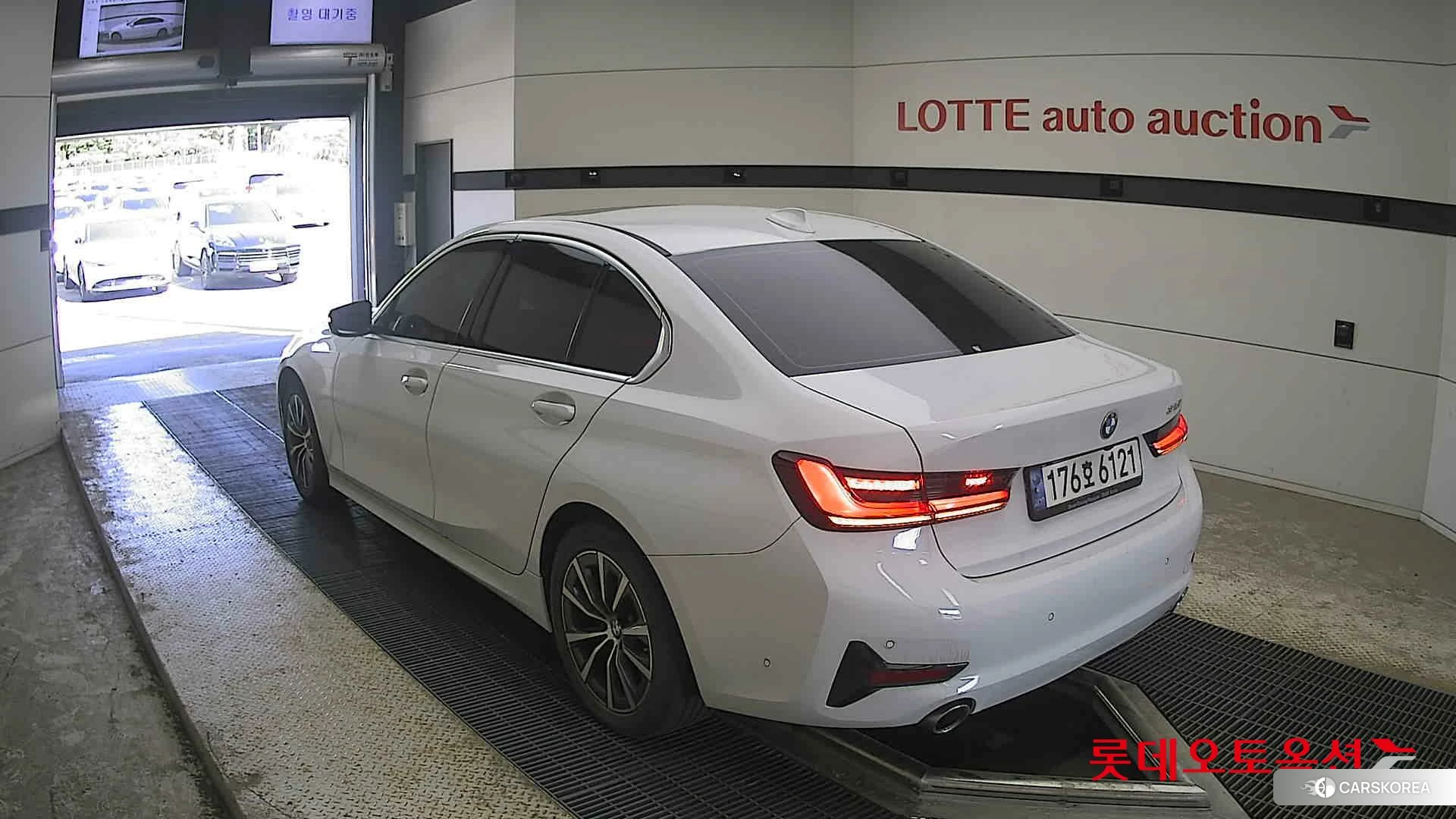 BMW  320i id 4296951 из Кореи 33