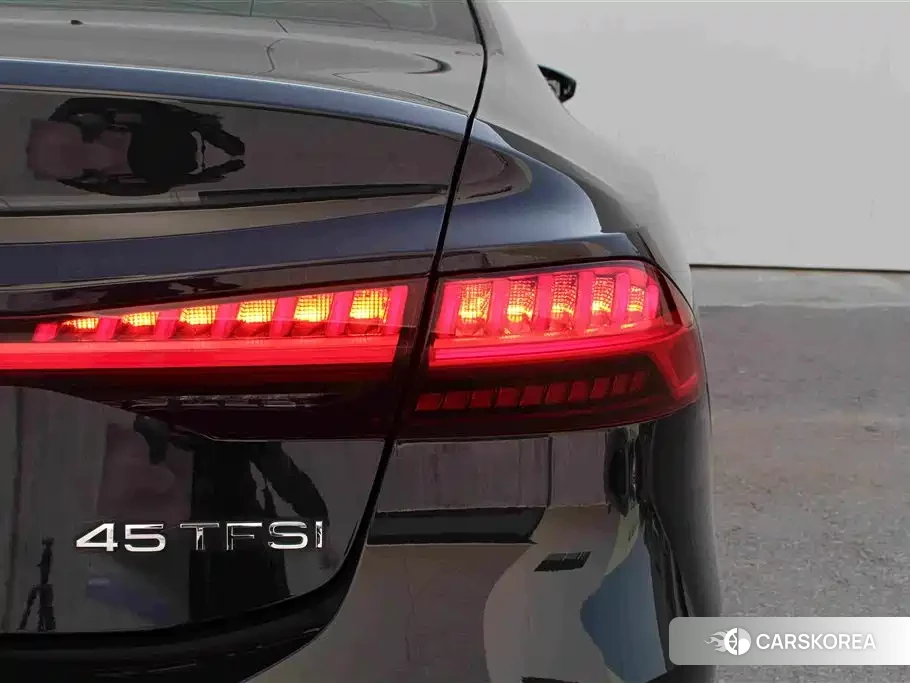 Audi A7L id 4659771 из Китая 14