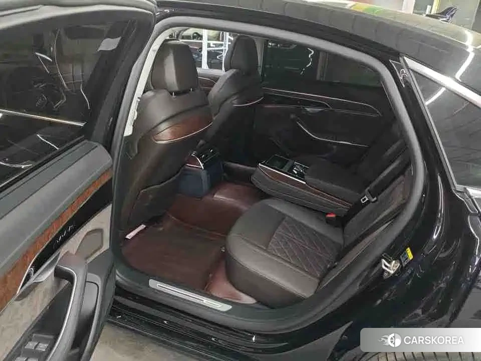 Audi A8 2022 Черный из Китая, фото 6