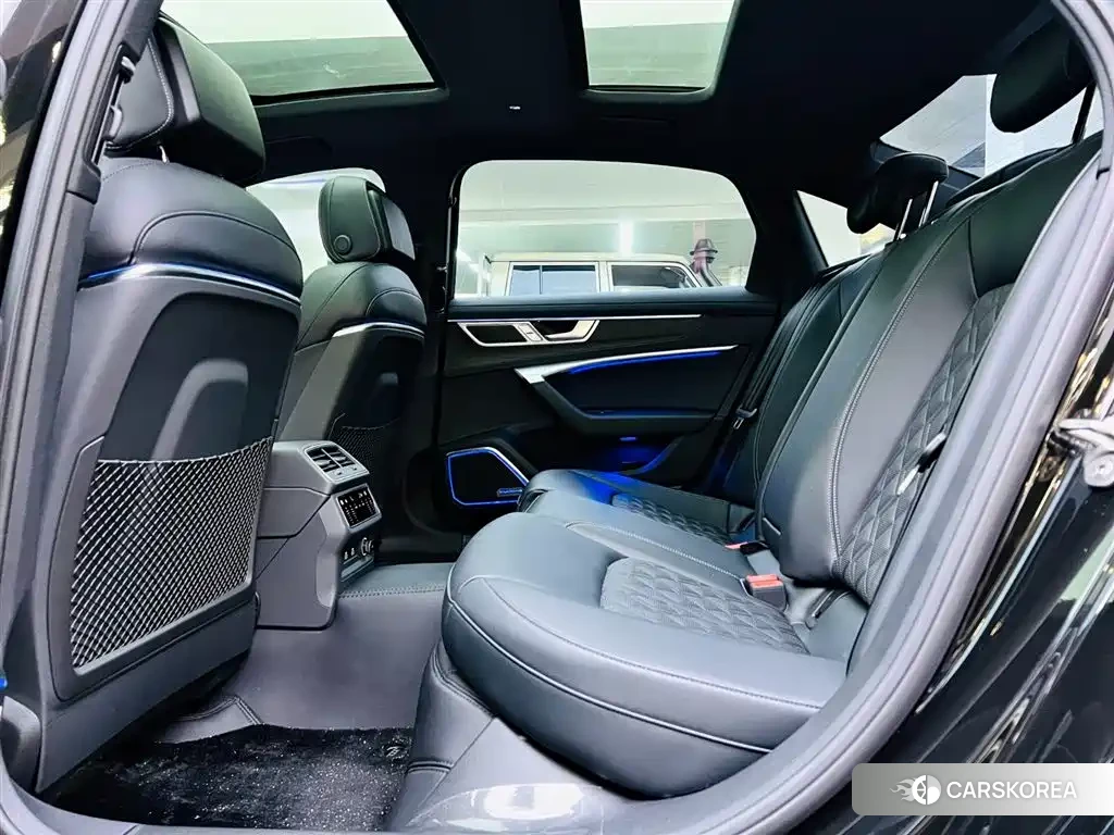 Audi A6L id 4653867 из Китая 12