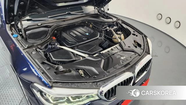 BMW 5 Series (G30) id 3853995 из Кореи 16