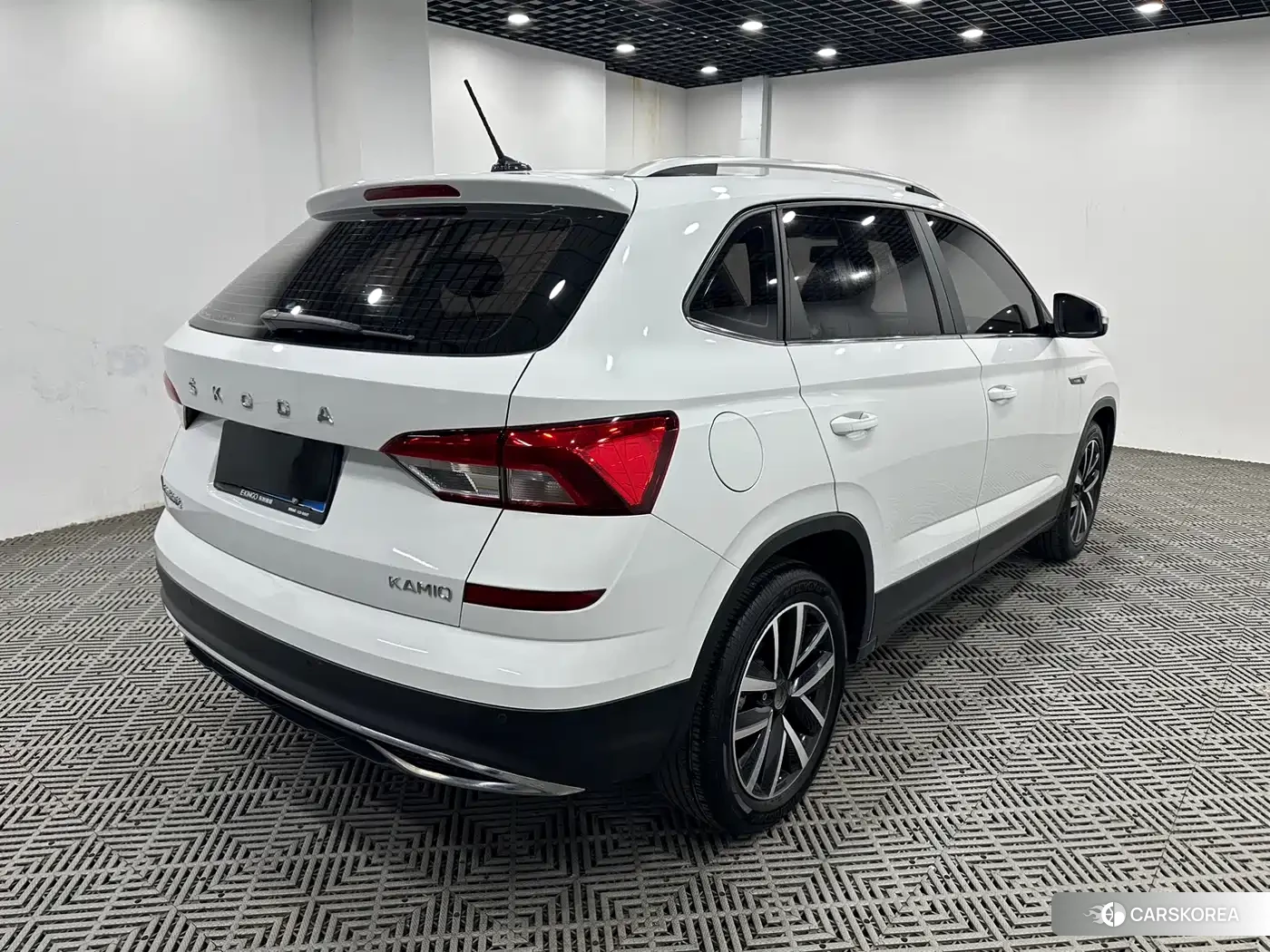 Skoda Komick 2023 Белый из Китая, фото 6