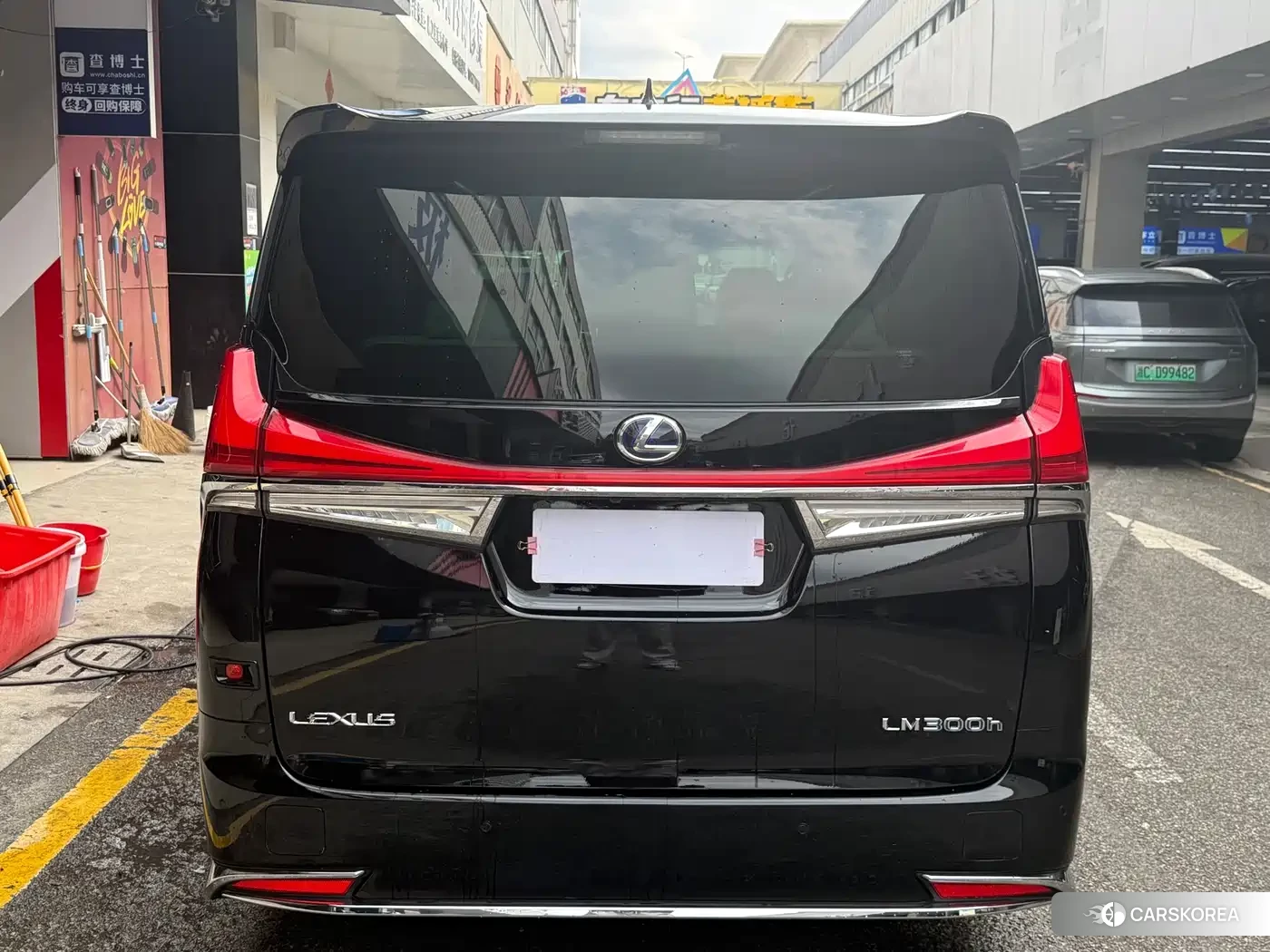 Lexus LM id 4577646 из Китая 11