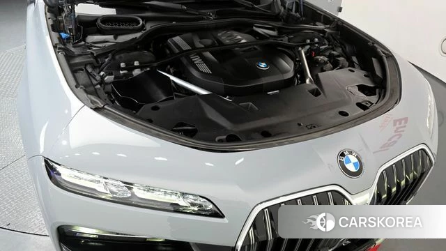 BMW 7 Series (G70) id 3793444 из Кореи 16