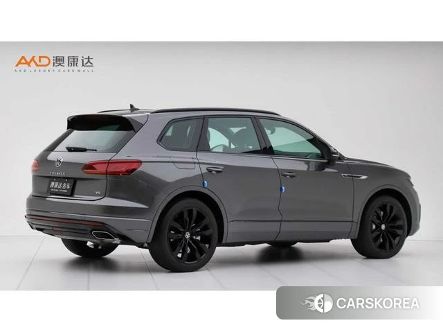 Volkswagen Touareg 2024 Темно-серый из Китая, фото 6