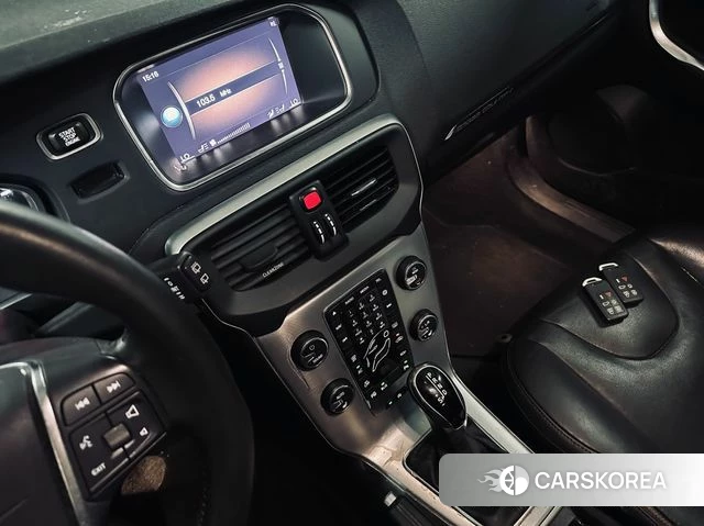 Volvo V40 Cross-Country id 3955704 из Кореи 16