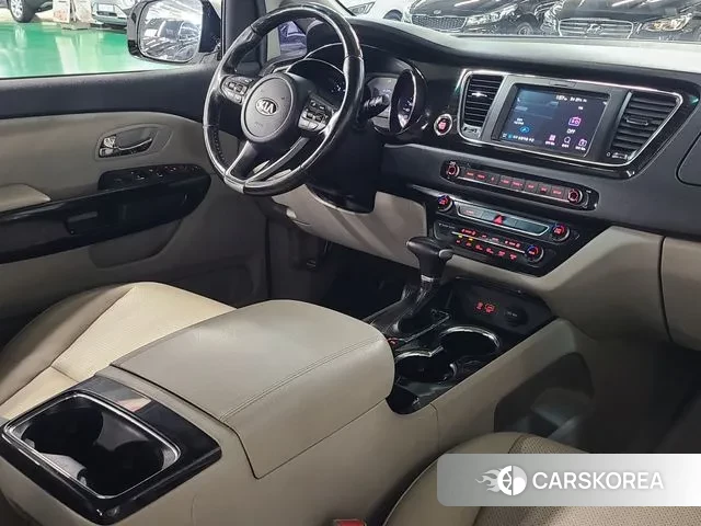 Kia The New Carnival id 3018916 из Кореи 10