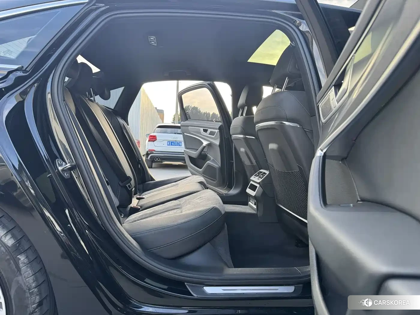 Audi A6L id 4576859 из Китая 20