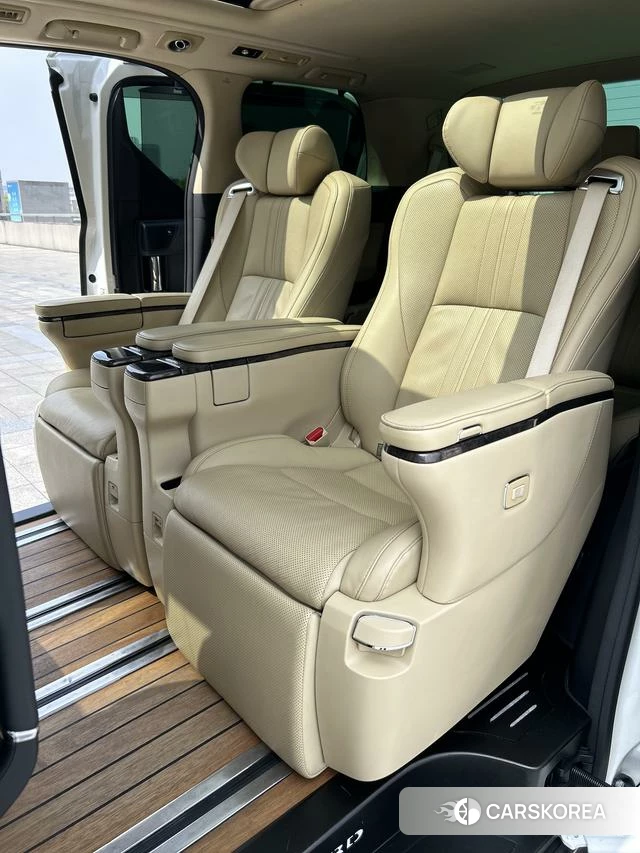 Toyota Elfa id 4272510 из Китая 8