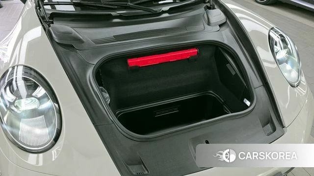 Porsche 911(992) id 4180006 из Кореи 16