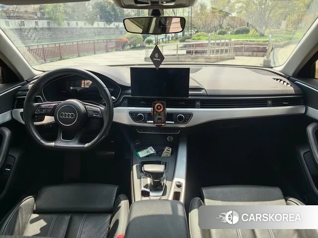 Audi A4L 2022 Серебристо-серый из Китая, фото 6